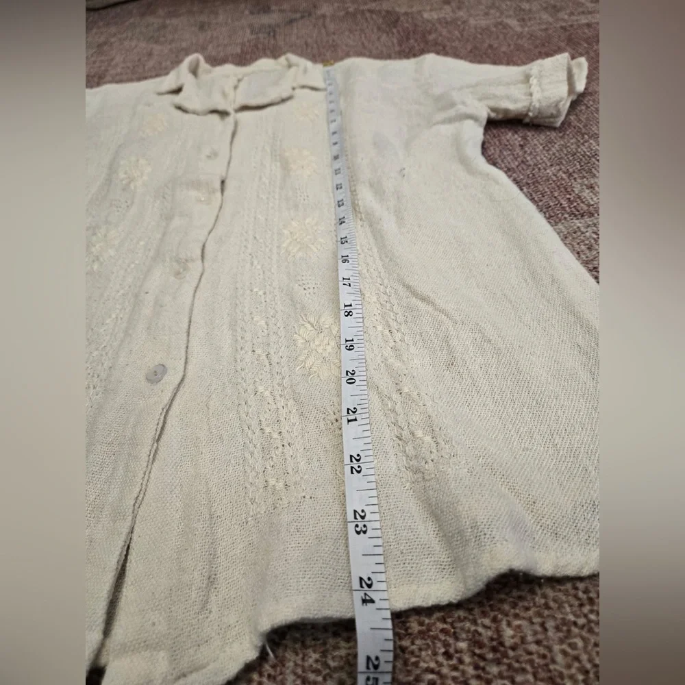 Cotton embroidered button down cream shirt unisex like new